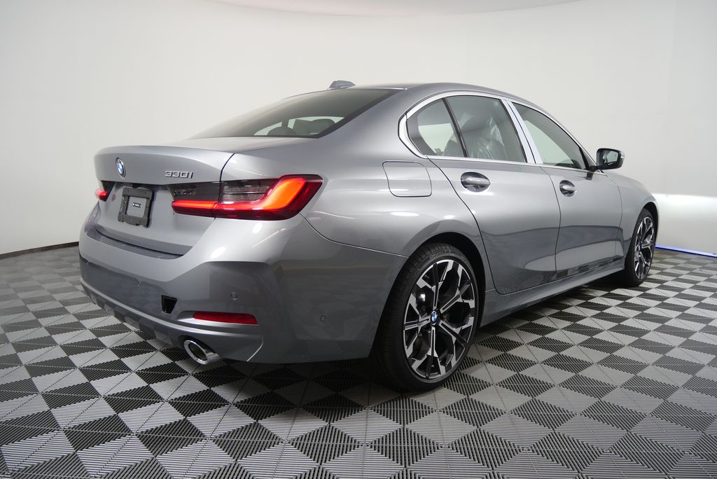 Thumbnail: 2026 BMW 3 Series - 5