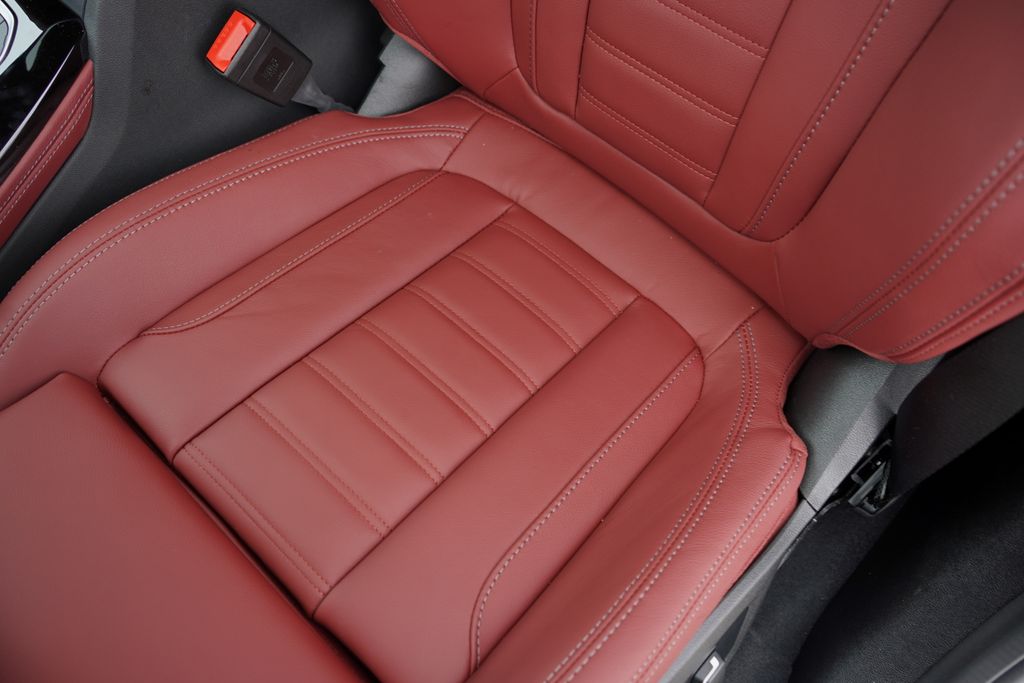 Thumbnail: 2025 BMW X4 - 10