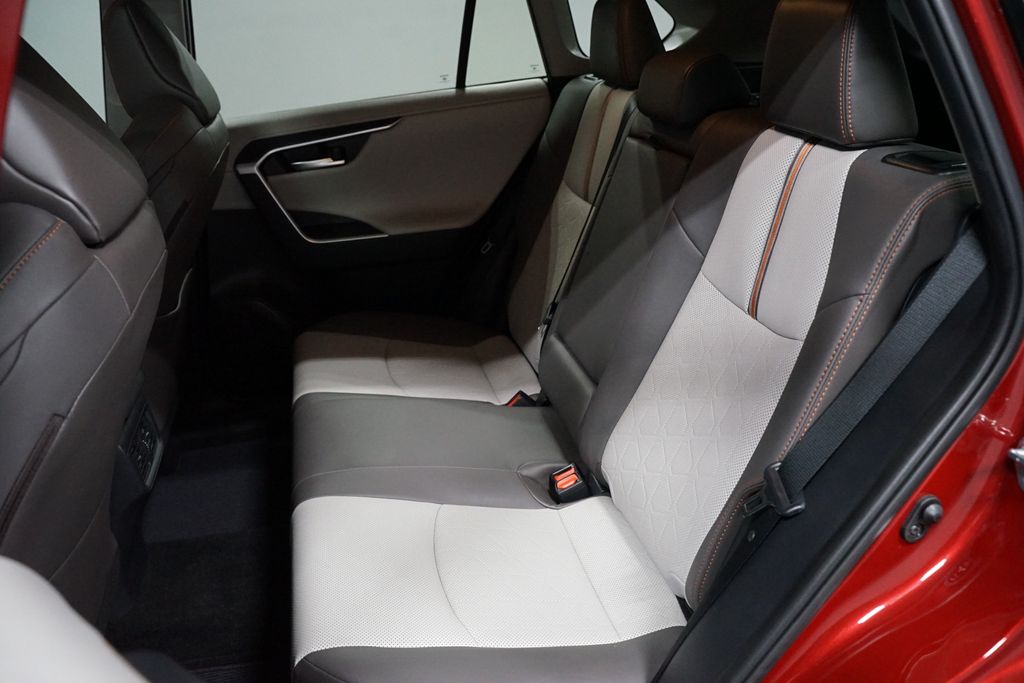 Thumbnail: 2019 Toyota RAV4 - 28
