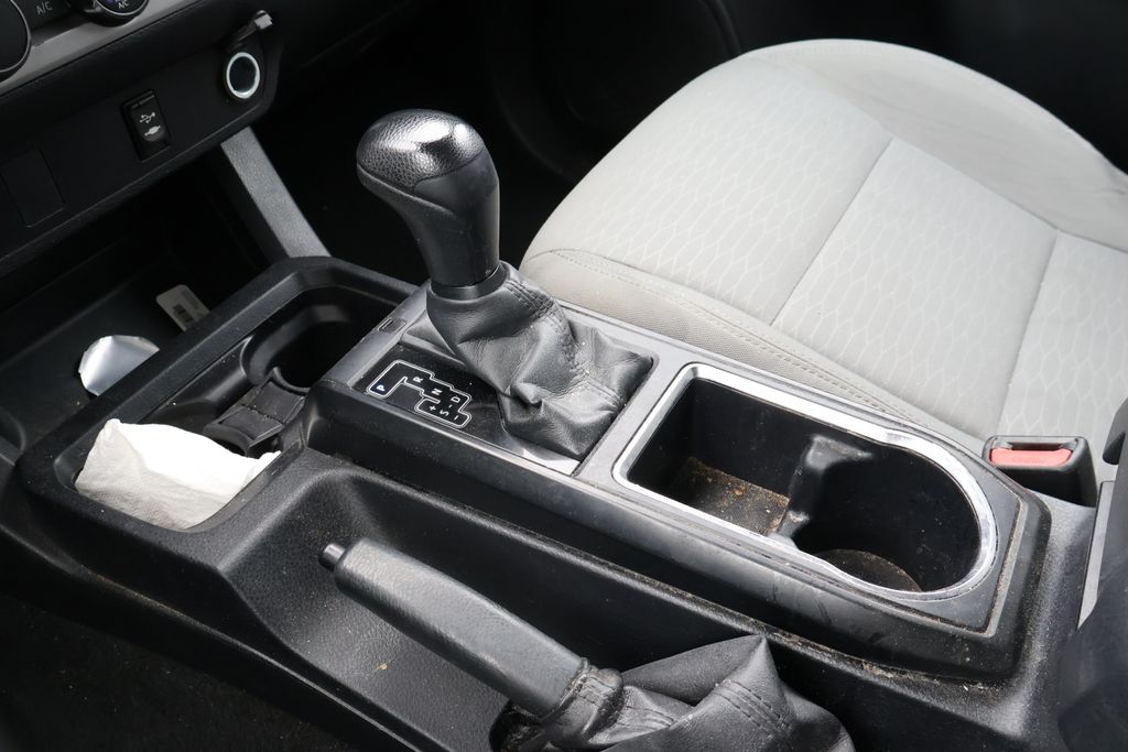 2019 Toyota Tacoma SR 27