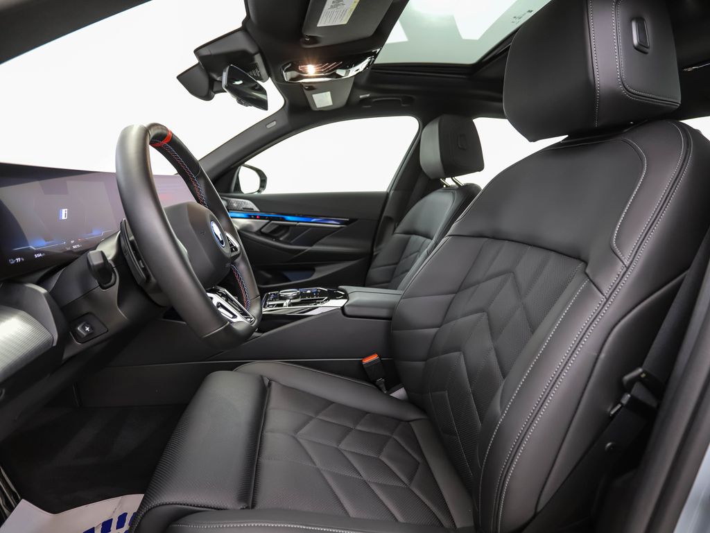 Thumbnail: 2024 BMW i5 - 11