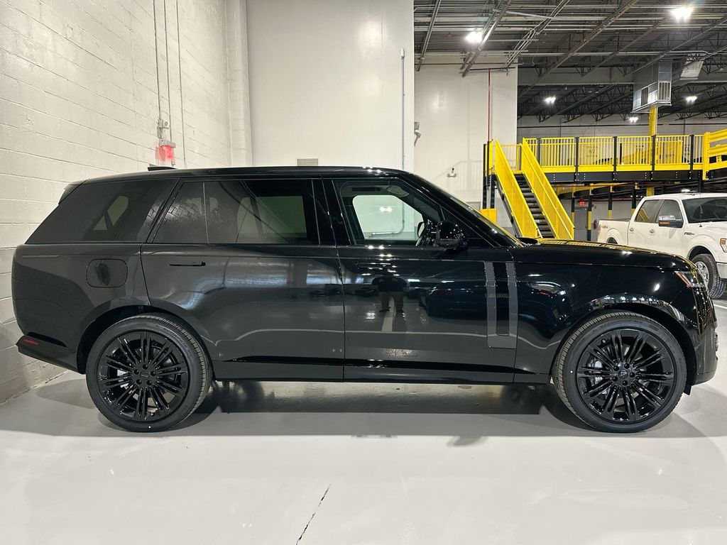 Thumbnail: 2026 Land Rover Range Rover - 4