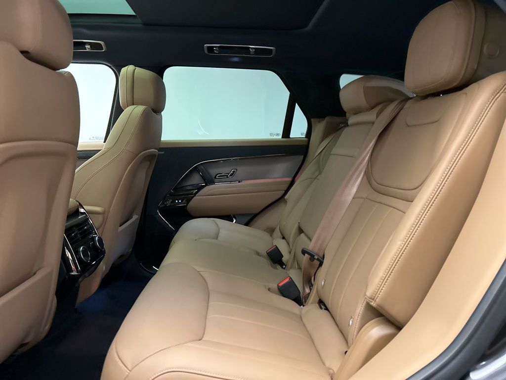 Thumbnail: 2025 Land Rover Range Rover Sport - 24