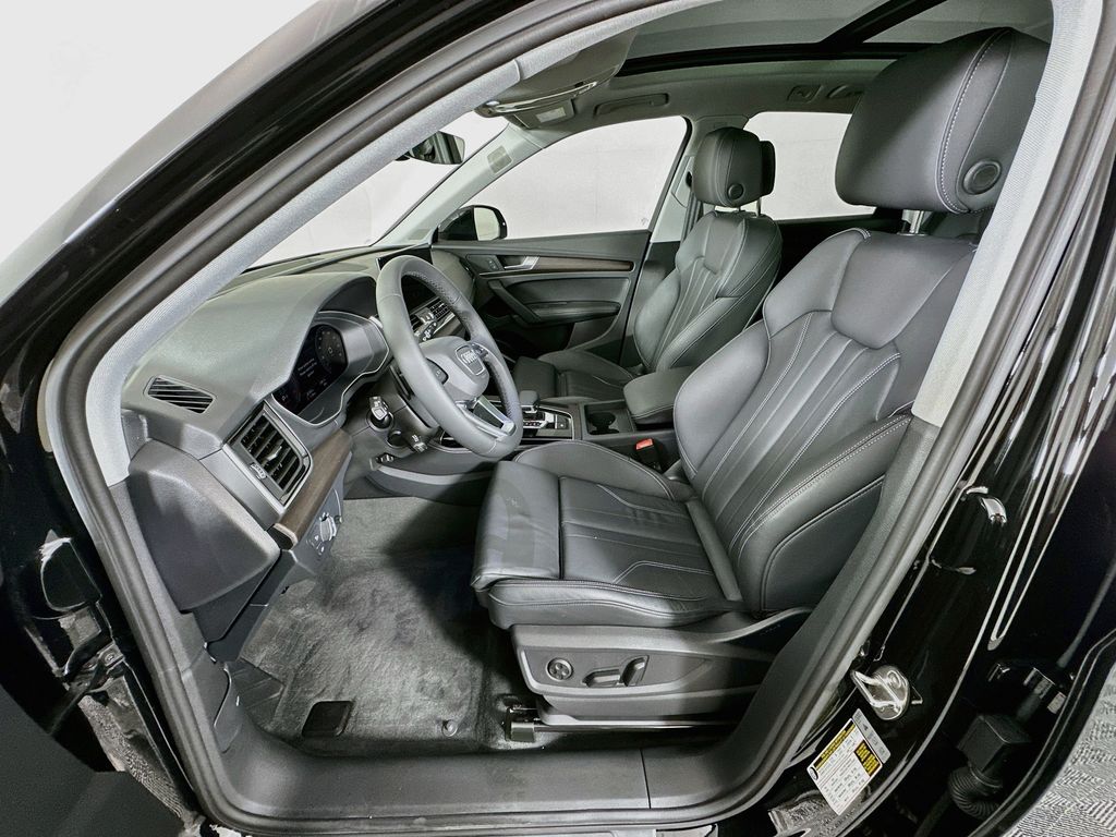 Thumbnail: 2024 Audi Q5 - 20