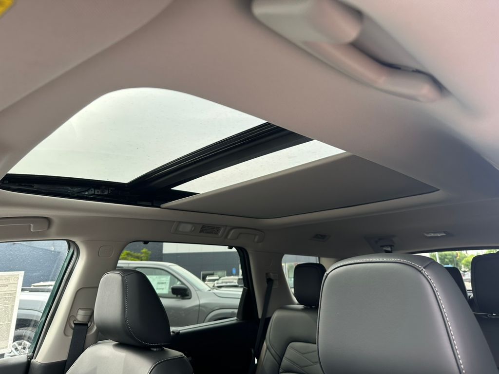 2025 Nissan Pathfinder Platinum