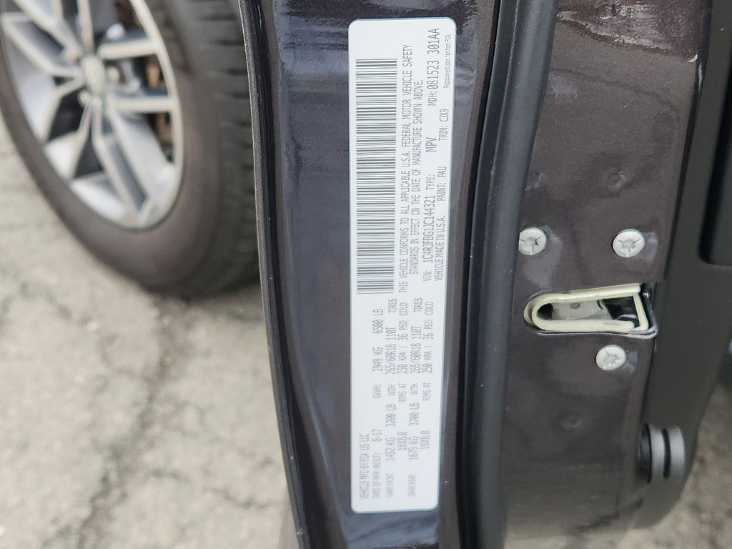 Thumbnail: 2018 Jeep Grand Cherokee - 29