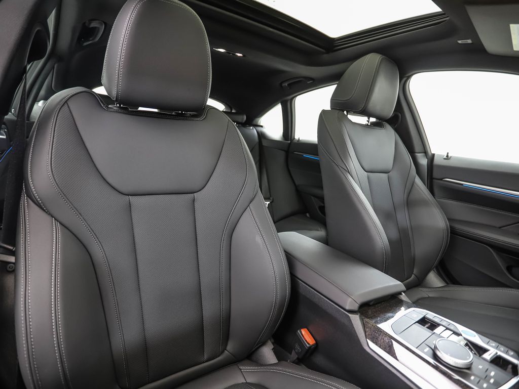 Thumbnail: 2024 BMW i4 - 32