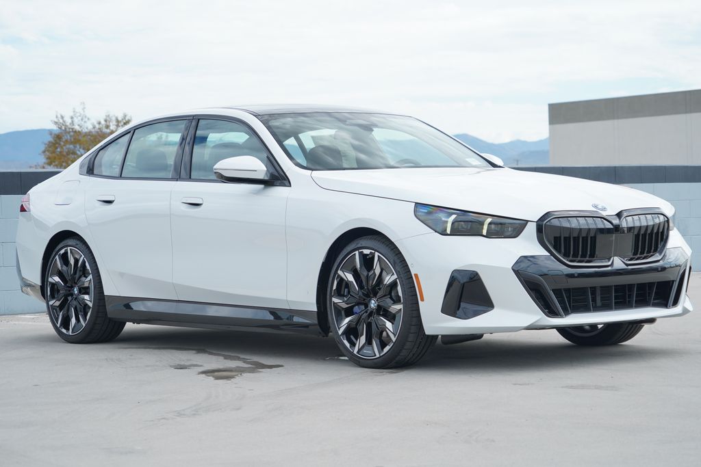 Thumbnail: 2027 BMW 5 Series - 3