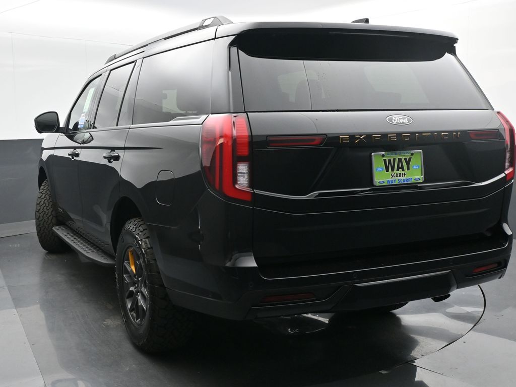 2025 Ford Expedition photo 3