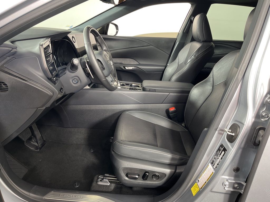 Thumbnail: 2024 Lexus RX - 22