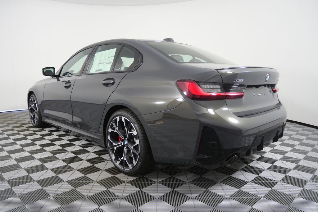 Thumbnail: 2026 BMW 3 Series - 5