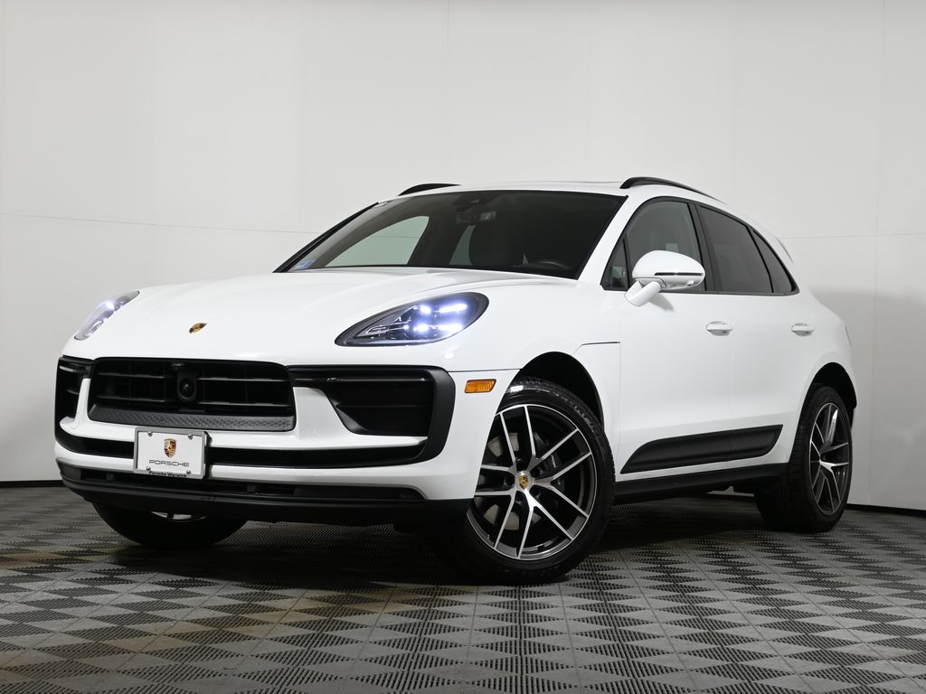 Thumbnail: 2024 Porsche Macan - 1