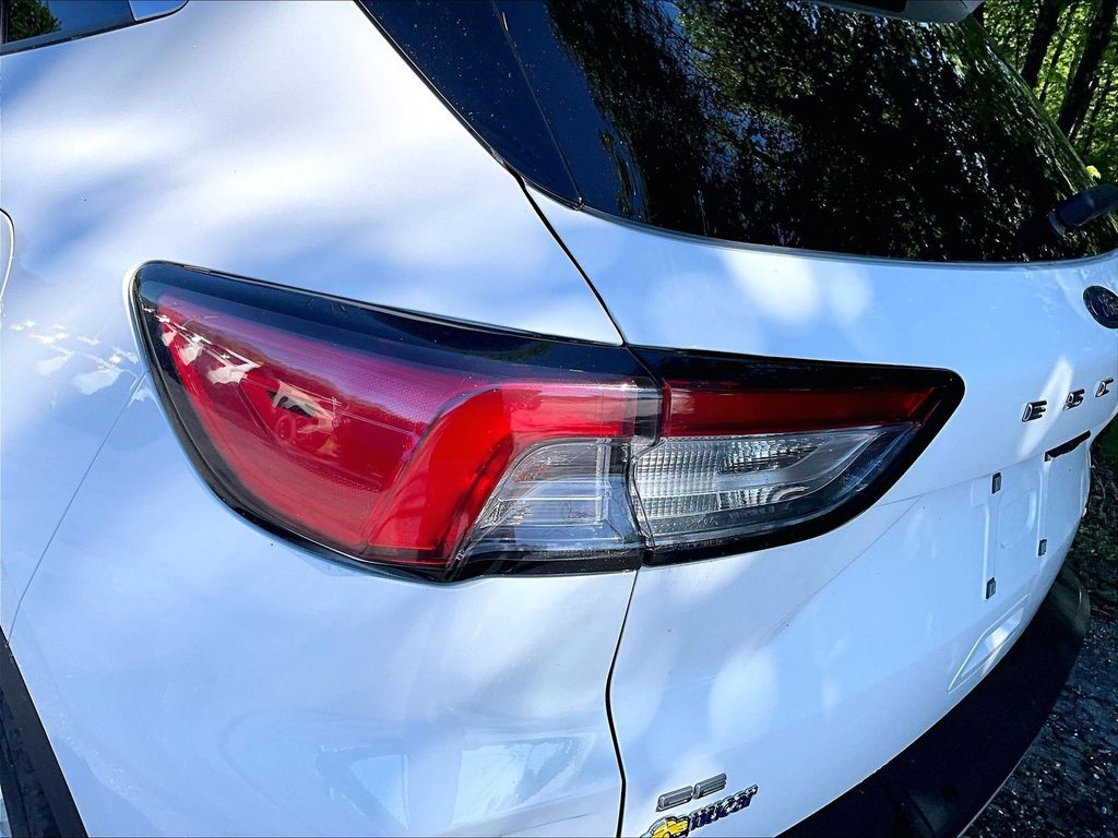 2022 Ford Escape — photo 33