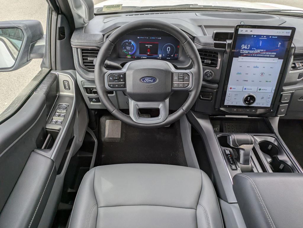 2025 Ford F-150 Lightning Flash