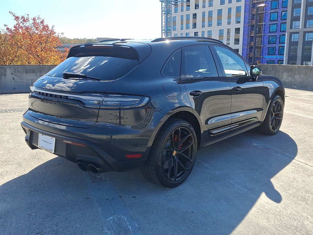 Thumbnail: 2022 Porsche Macan - 8