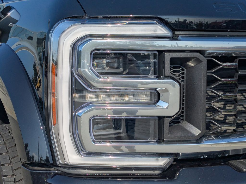 2025 Ford F-450 Super Duty Platinum