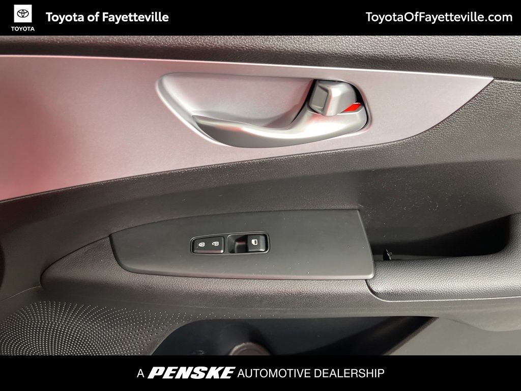 Thumbnail: 2023 Kia Forte - 18