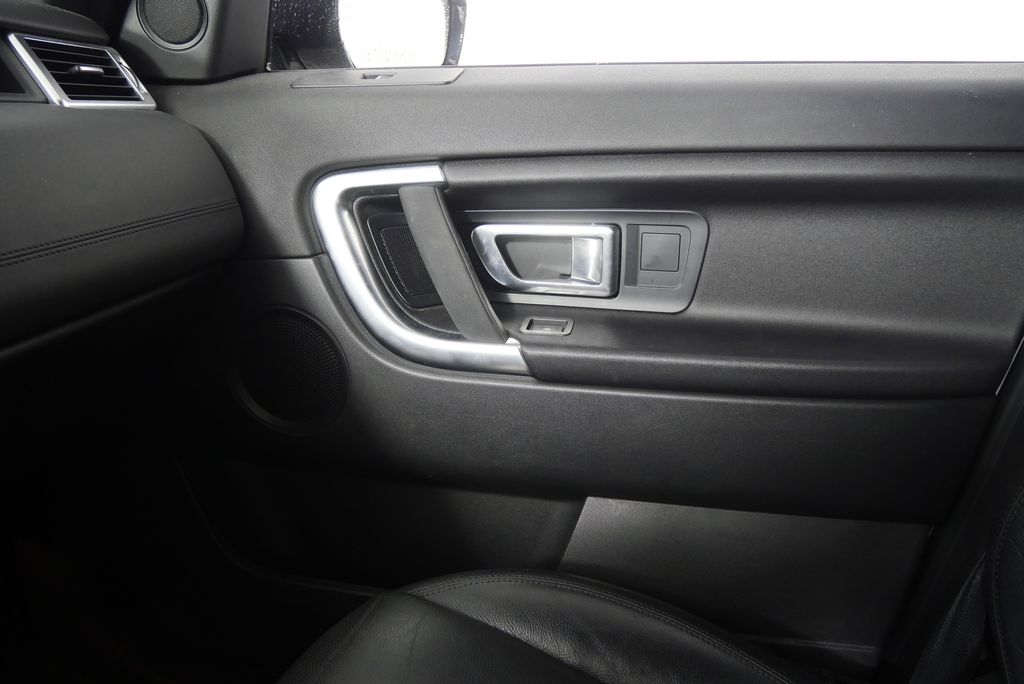 2018 Land Rover Discovery Sport SE 25