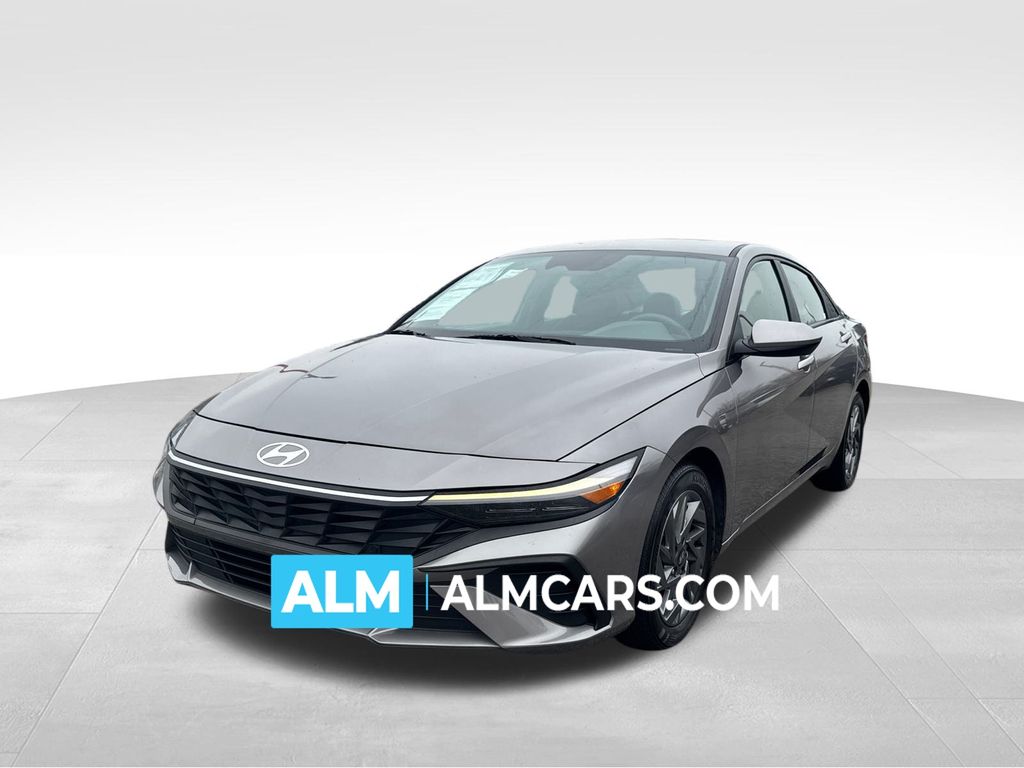 2024 Hyundai Elantra SEL's photo