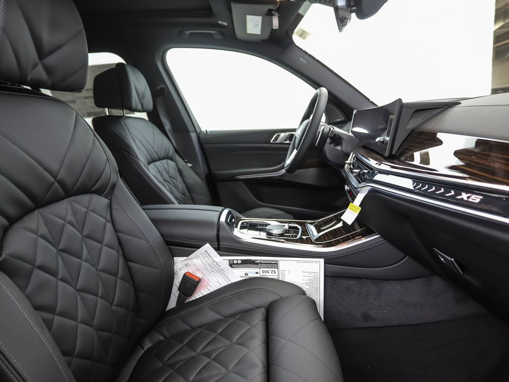 Thumbnail: 2026 BMW X5 - 31