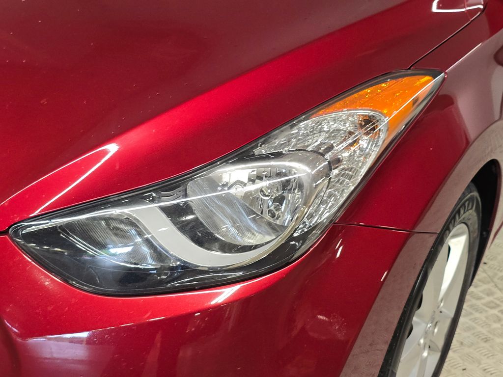 2013 Hyundai Elantra GLS photo 11