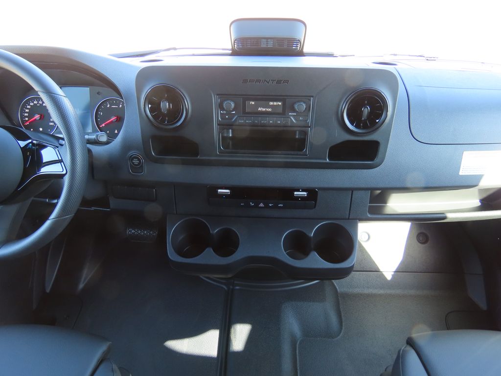 2025 Mercedes-Benz Sprinter 2500 14