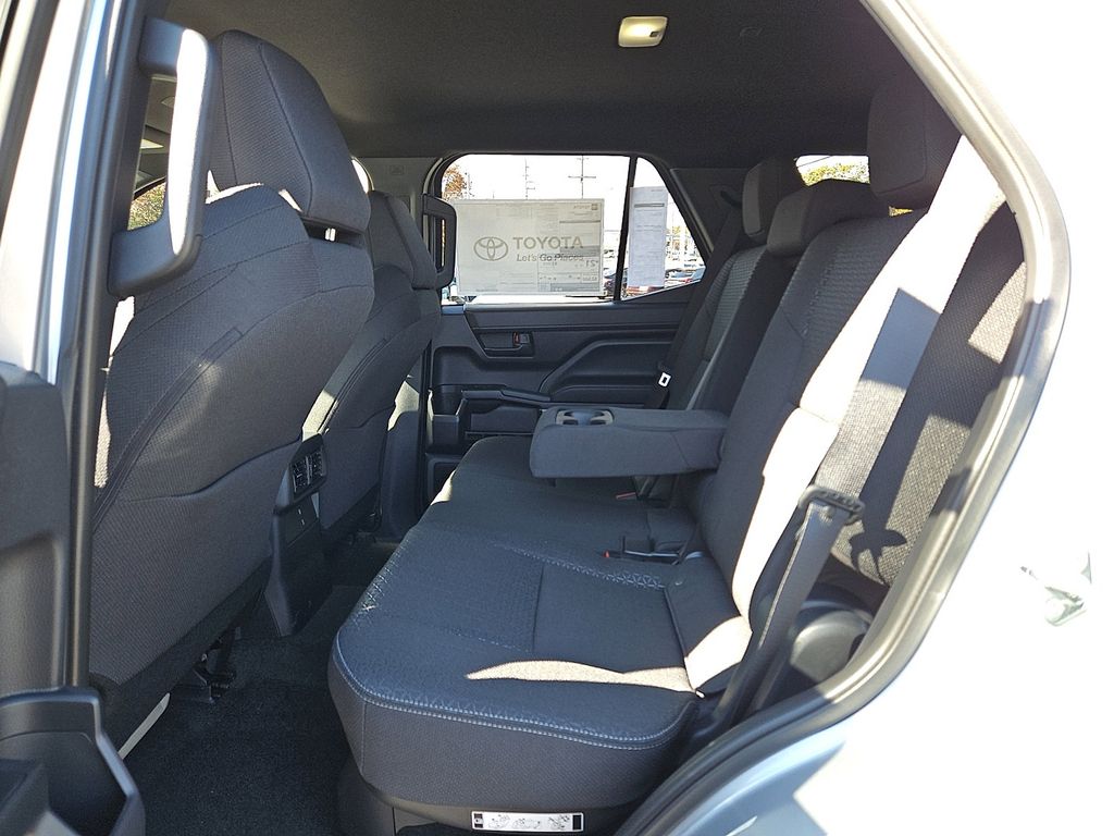 Thumbnail: 2025 Toyota 4Runner - 9