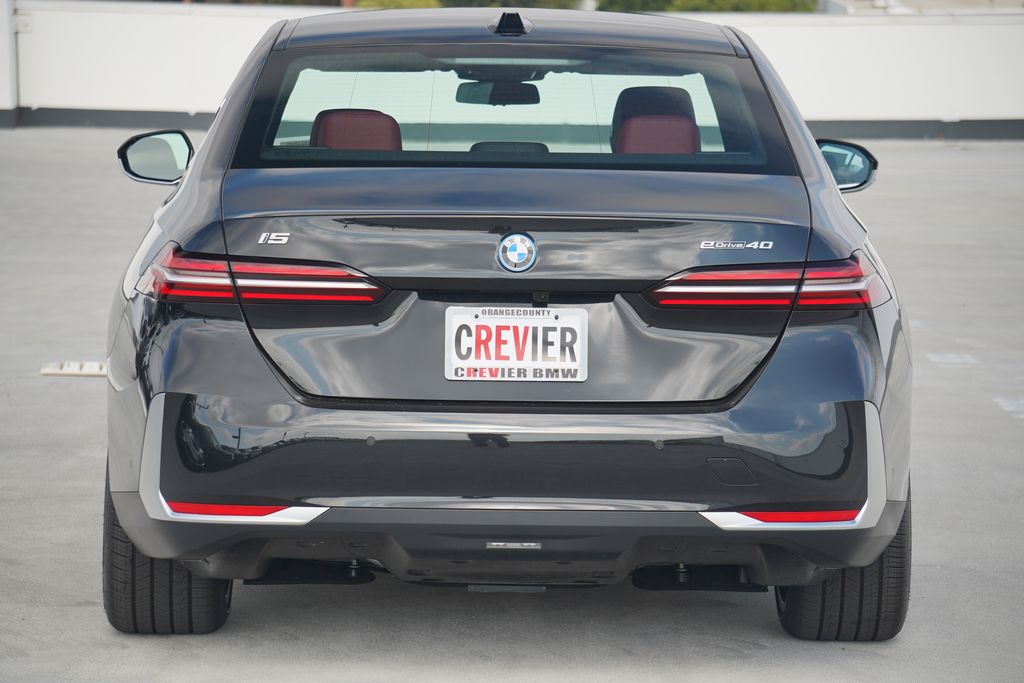 Thumbnail: 2026 BMW i5 - 6