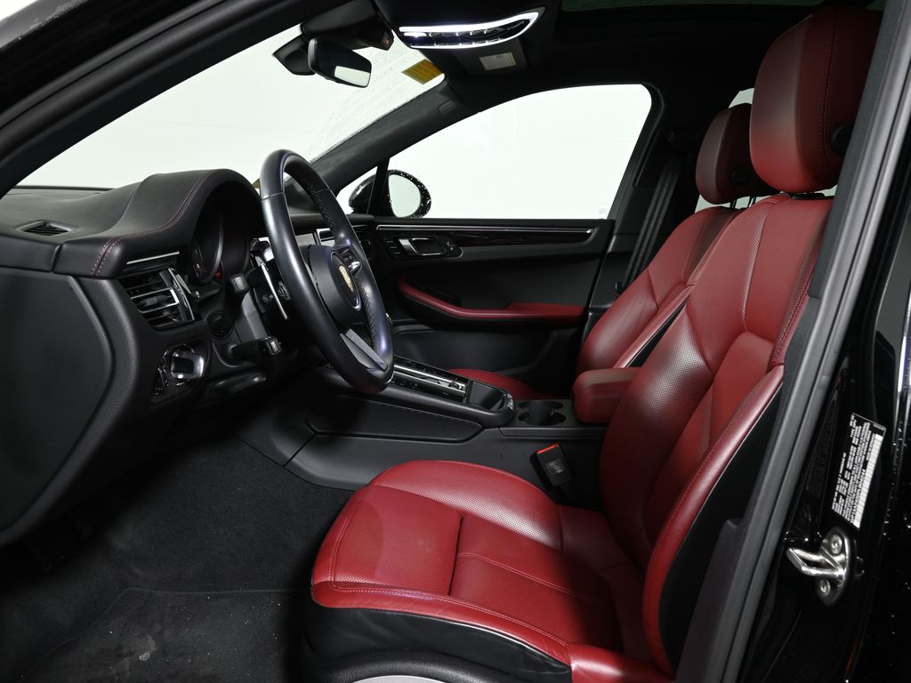 Thumbnail: 2023 Porsche Macan - 5