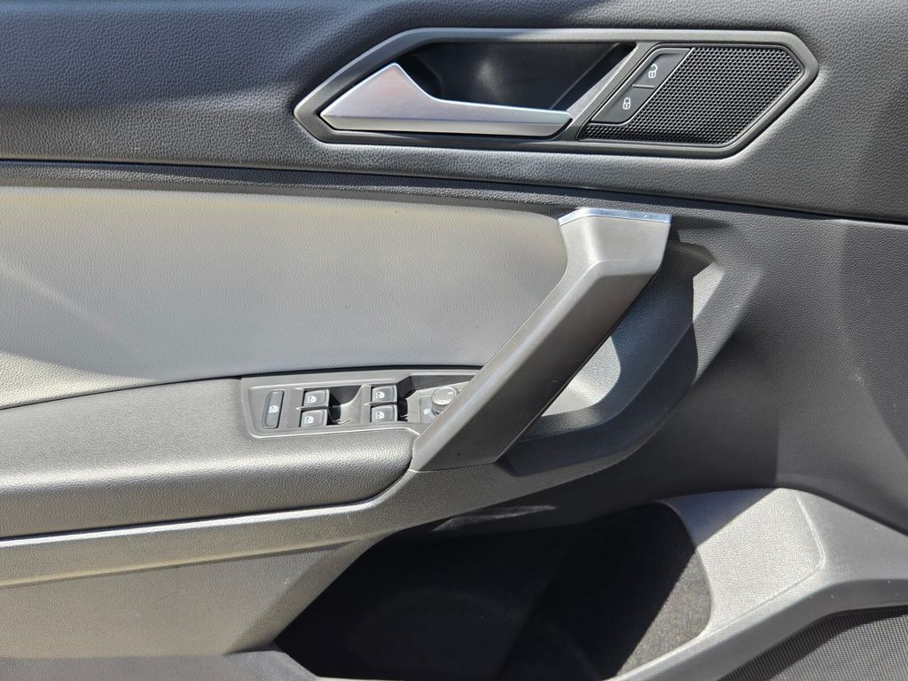 2021 Volkswagen Tiguan - $17,685