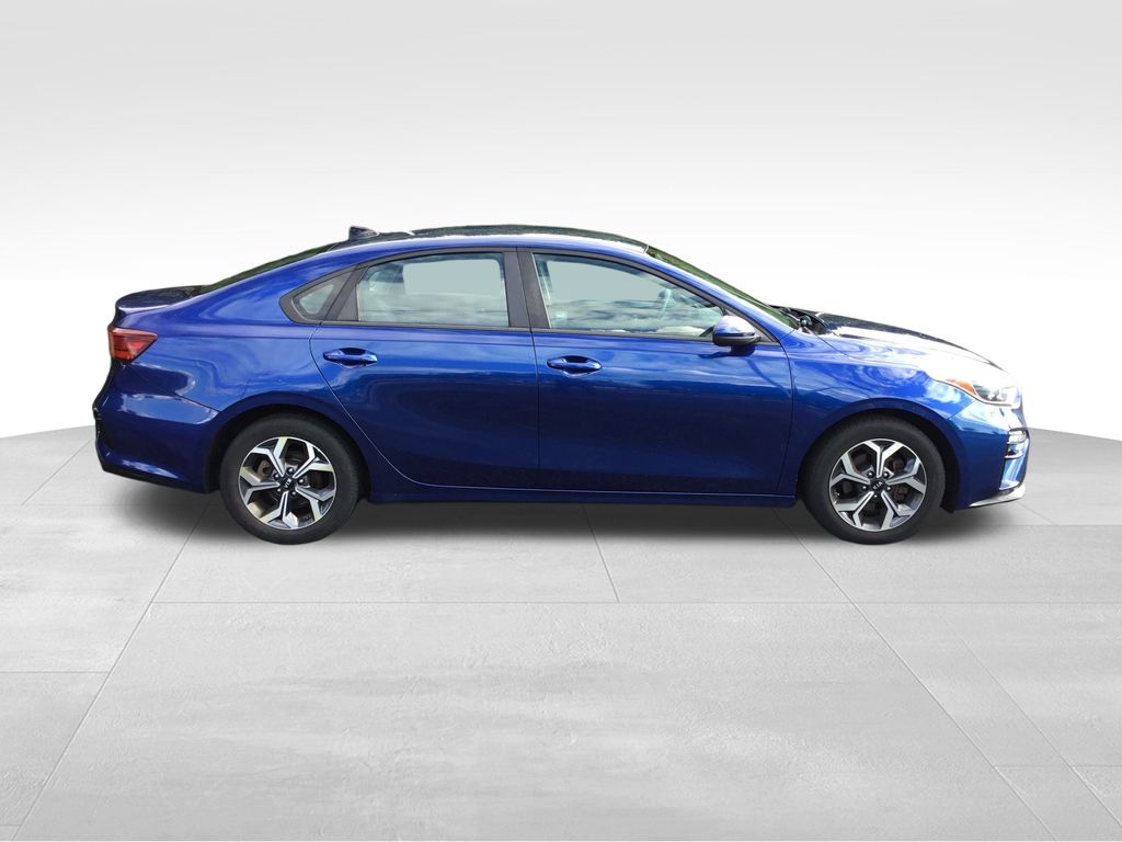 Thumbnail: 2020 Kia Forte - 6
