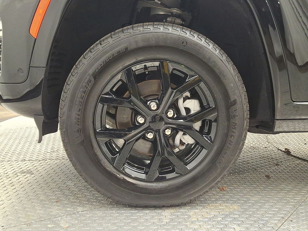 Thumbnail: 2023 Jeep Grand Cherokee - 8