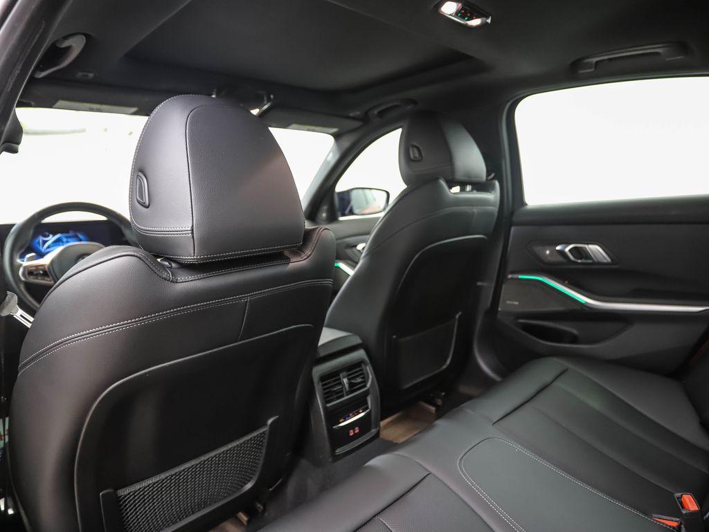 Thumbnail: 2023 BMW 3 Series - 20