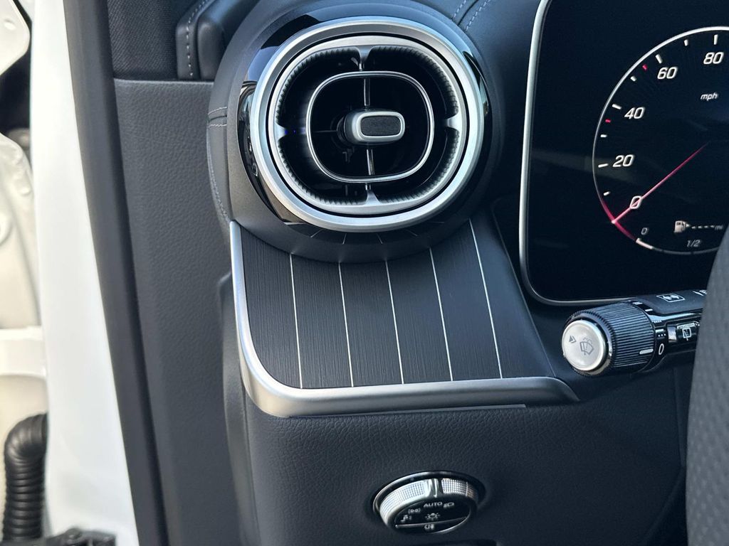 Thumbnail: 2026 Mercedes-Benz GLC - 24