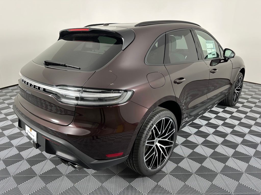 Thumbnail: 2026 Porsche Macan - 10
