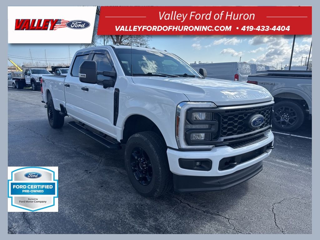Oxford White 2024 Ford F-250 Super Duty XL Crew Cab 4WD Pickup Truck Four-Wheel Drive Automatic