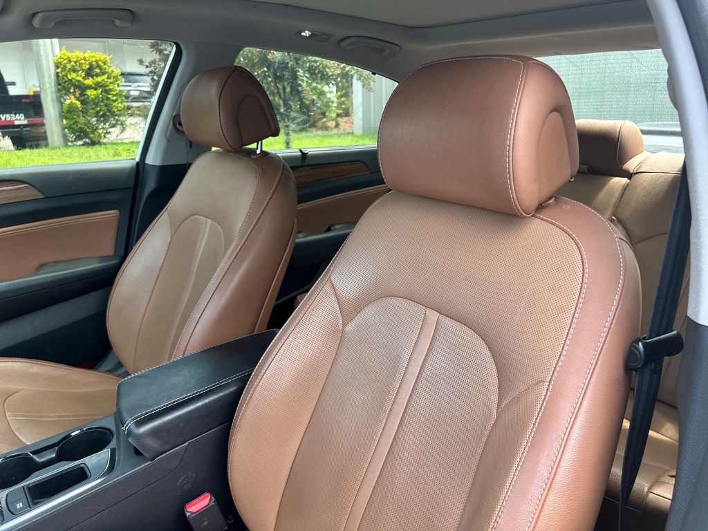 Used 2015 White Hyundai Limited image 9