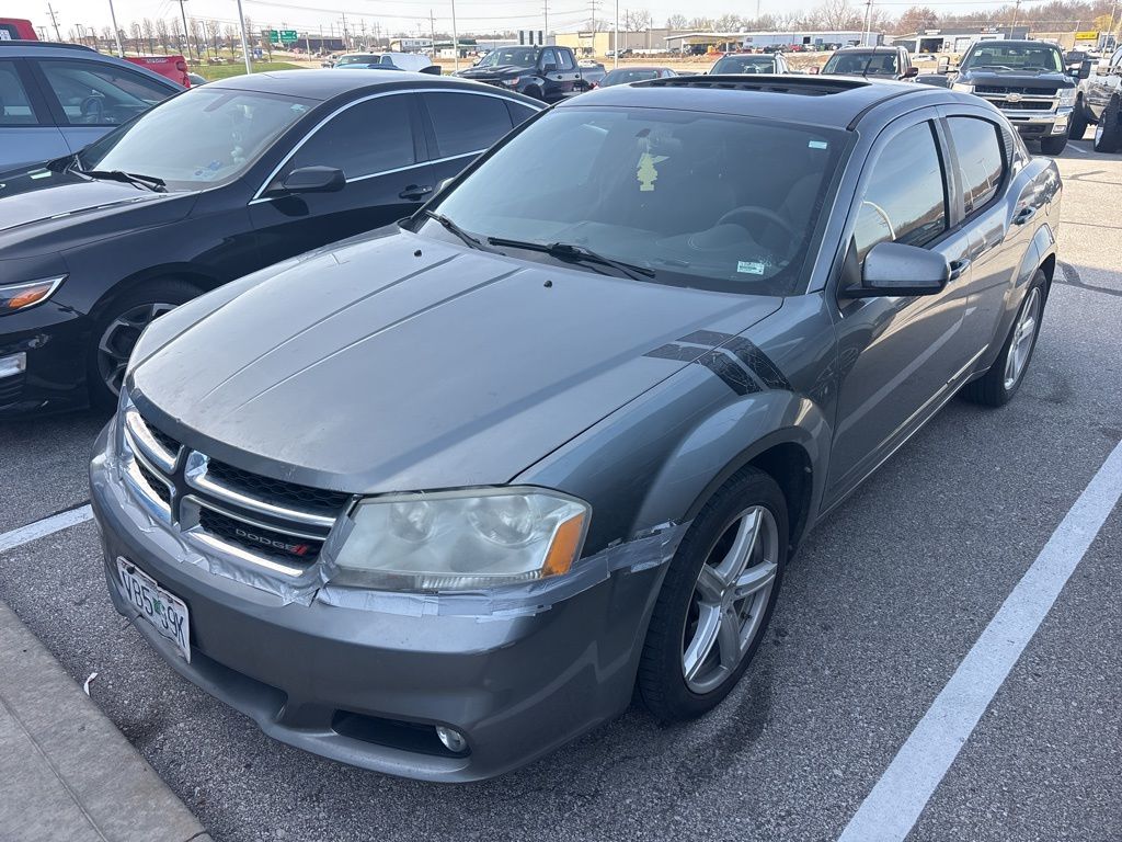 2013 Dodge Avenger SXT's photo