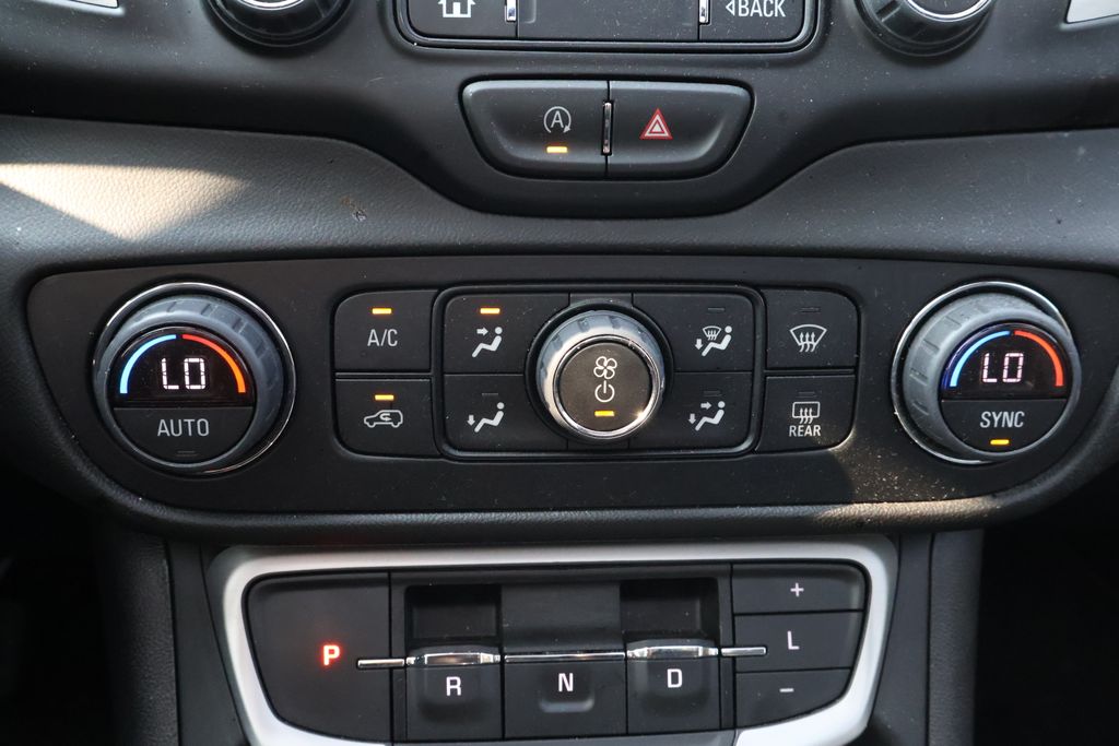 2022 GMC Terrain SLT 26