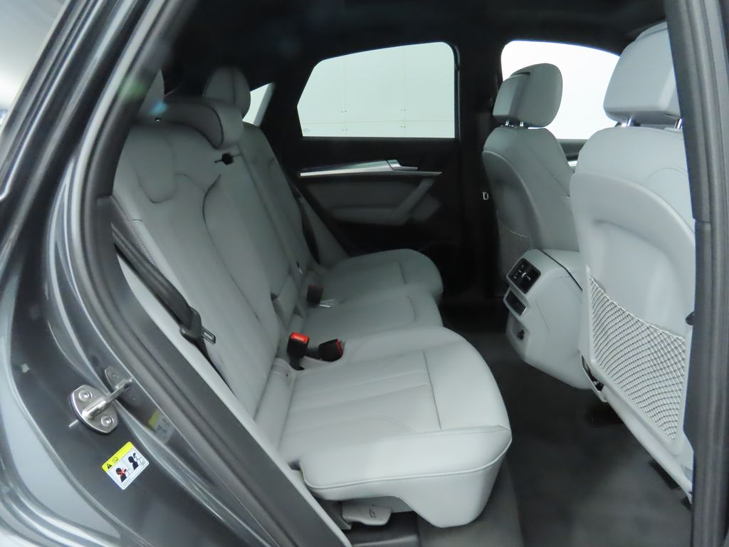 Thumbnail: 2025 Audi Q5 - 24