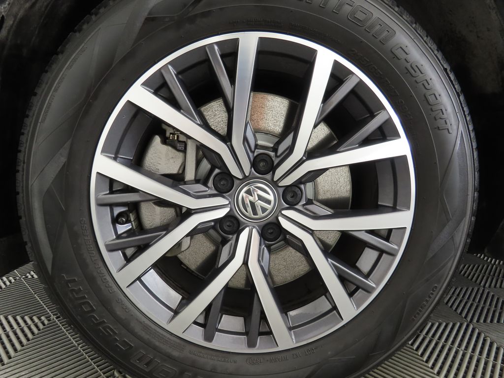 Thumbnail: 2021 Volkswagen Tiguan - 30