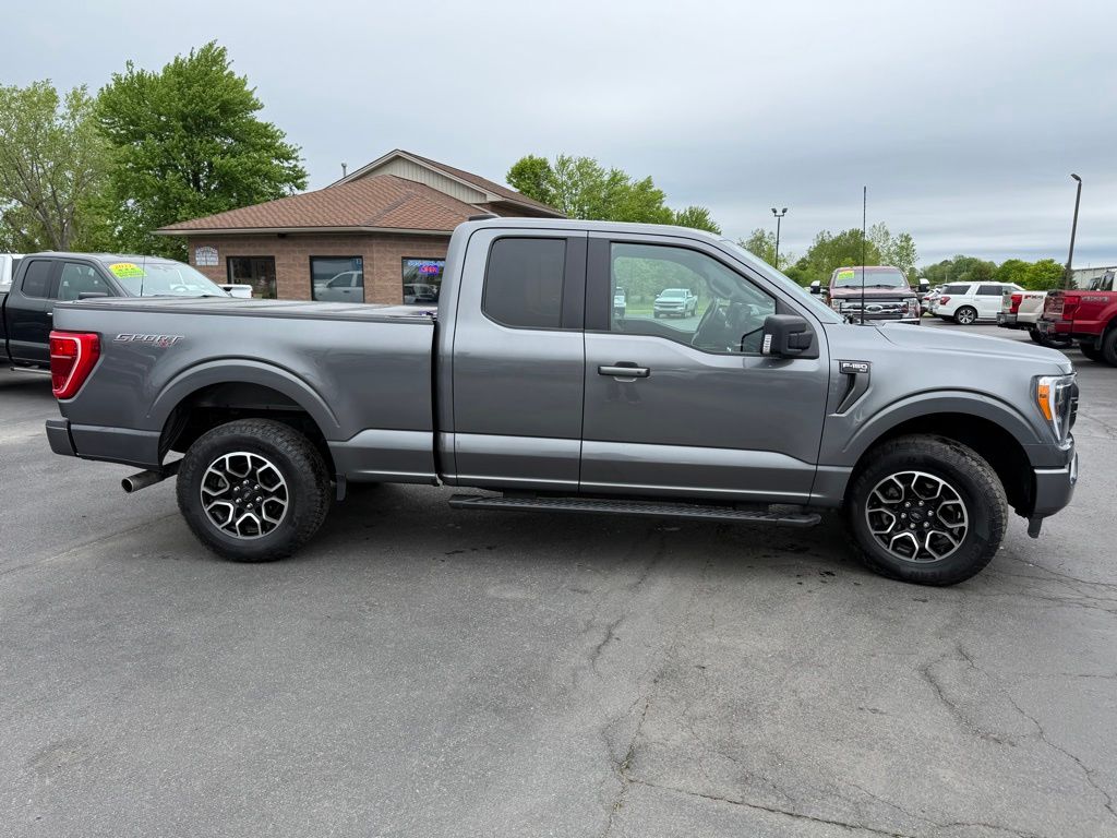 View vehicle photo 4