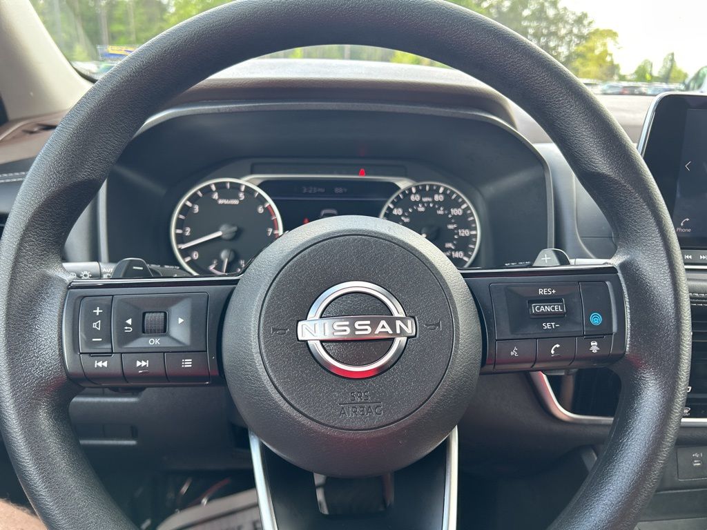 2023 Pearl White Tricoat Nissan Rogue SV FWD SUV