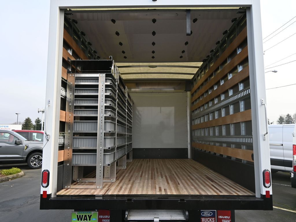 2024 Isuzu NPR HD 