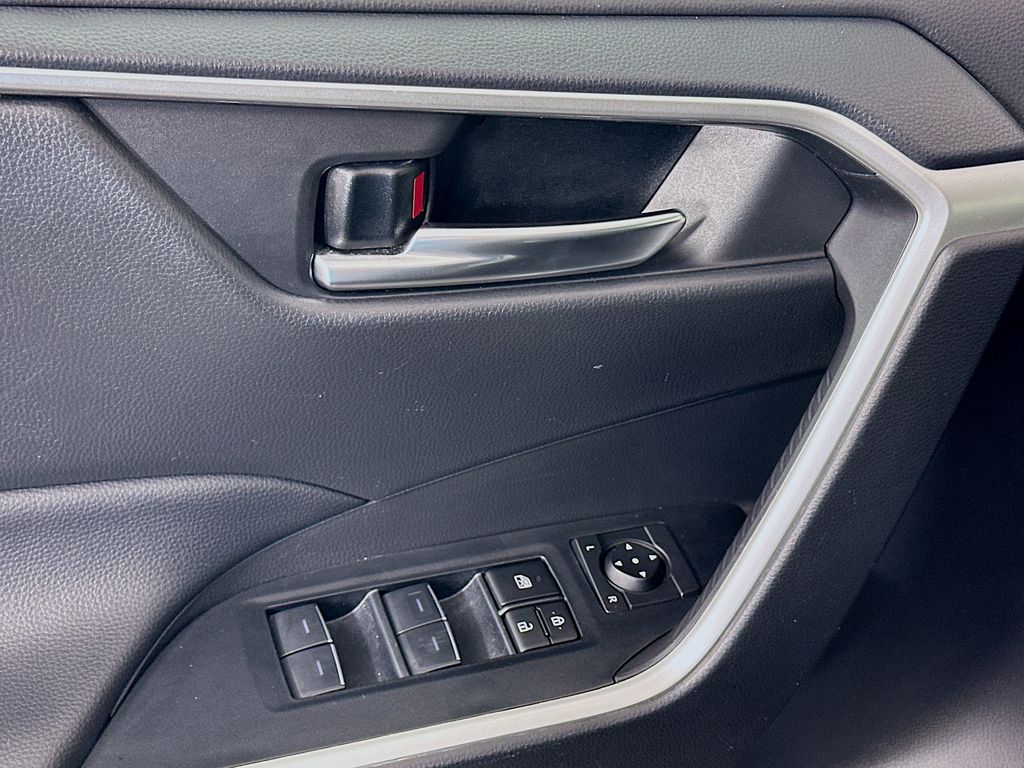 Thumbnail: 2024 Toyota RAV4 - 18