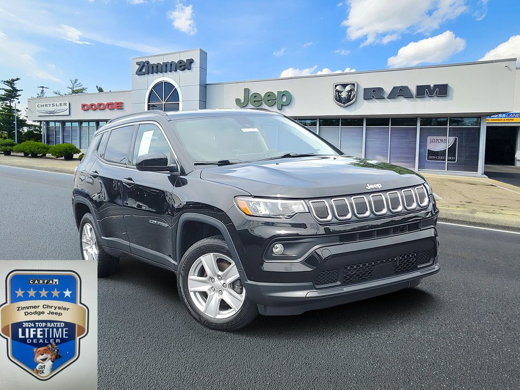 Diamond Black Crystal Pearlcoat 2022 Jeep Compass Latitude 4WD SUV / Crossover Four-Wheel Drive 9-Speed Automatic