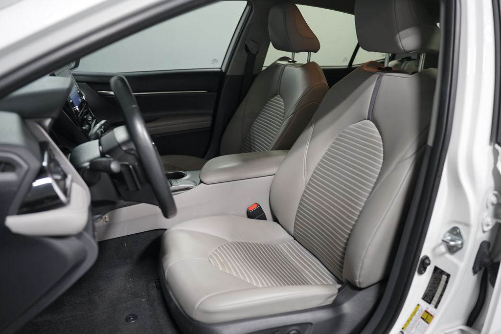 2022 Toyota Camry SE 6
