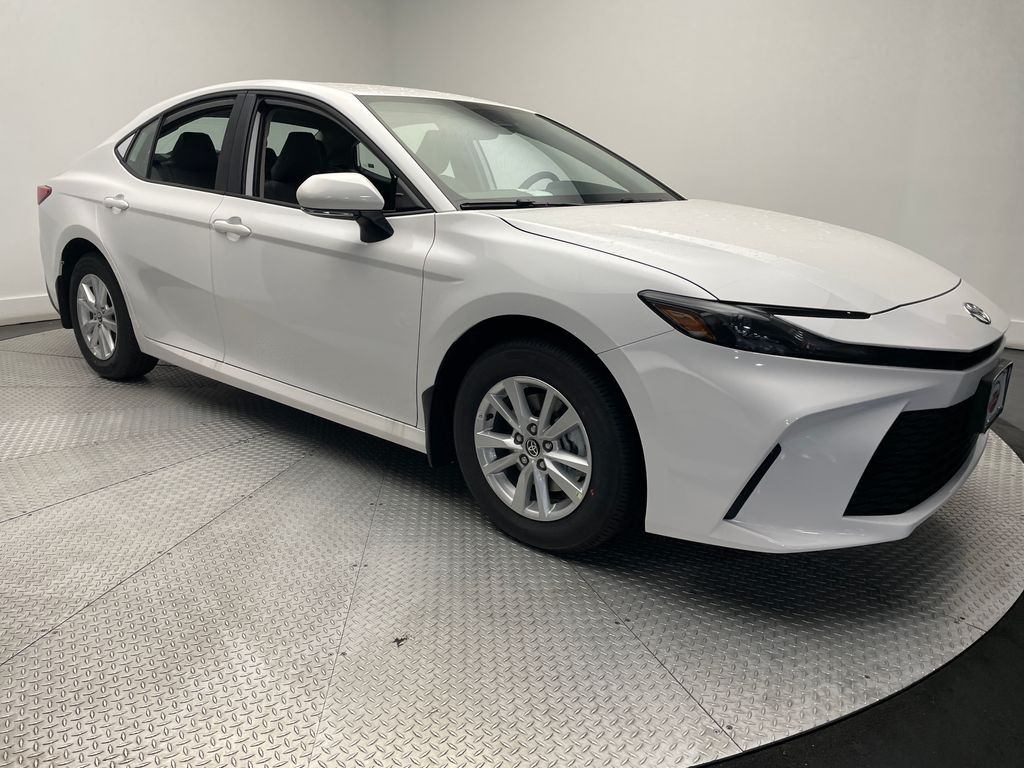 2025 Toyota Camry LE 3