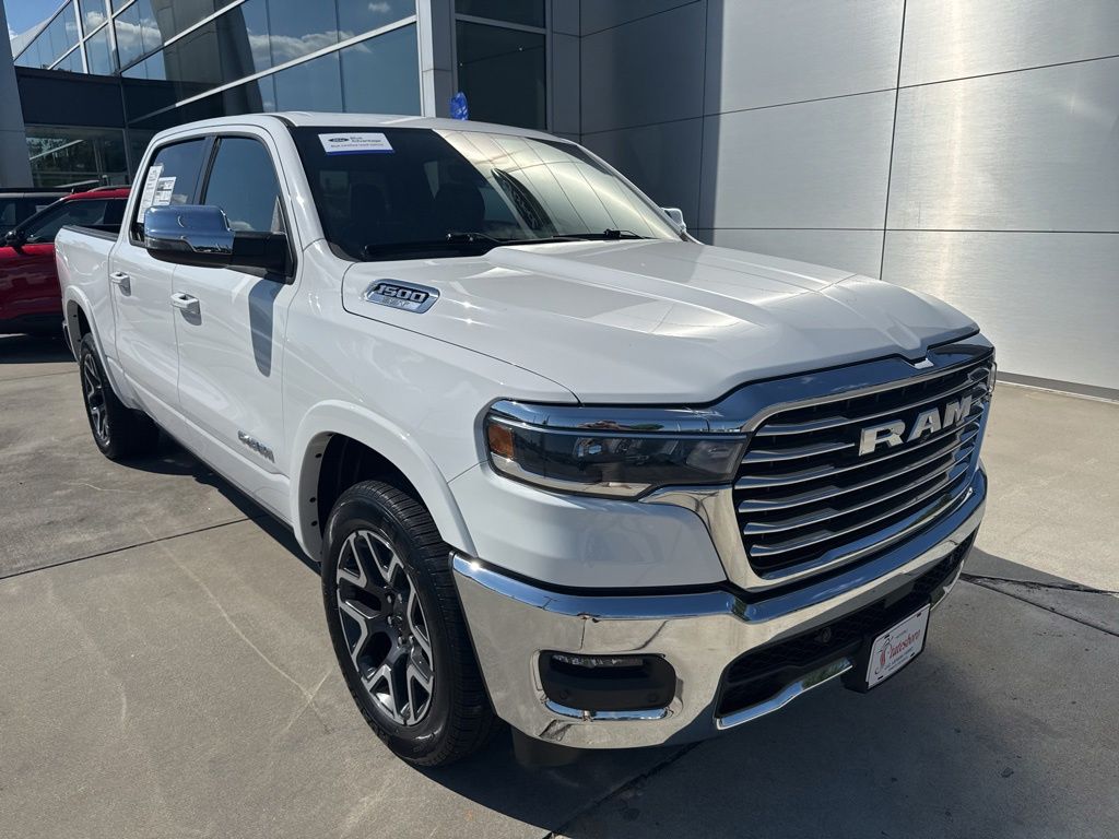 2025 RAM 1500 Laramie Crew Cab 4WD