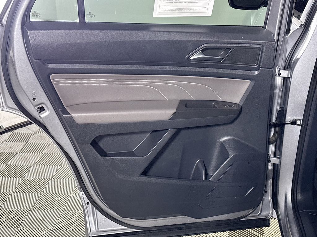 2023 Volkswagen Atlas Cross Sport 3.6L V6 SEL R-Line